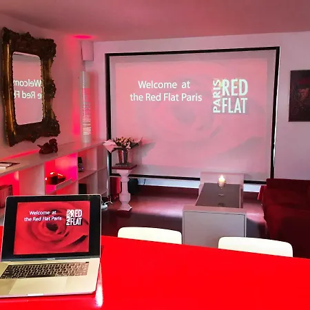 Red Flat Paryż