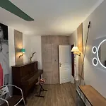 Apartment Red Flat Paris