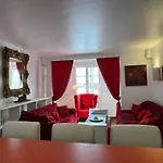 Red Flat * Paris