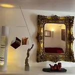Apartment Red Flat Paris