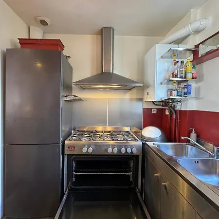 Red Flat * Παρίσι