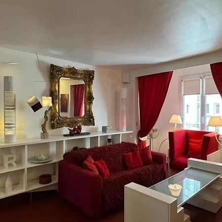 Apartment Red Flat