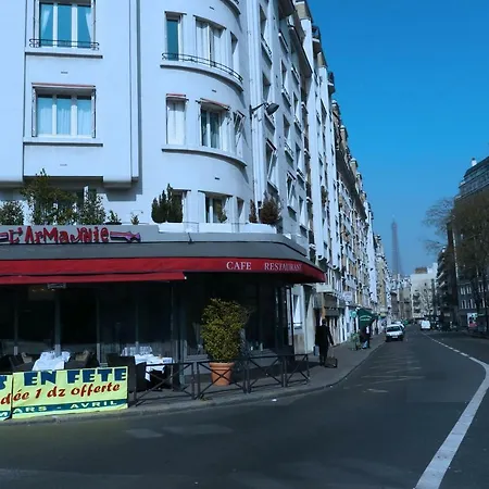 Red Flat Apartment *