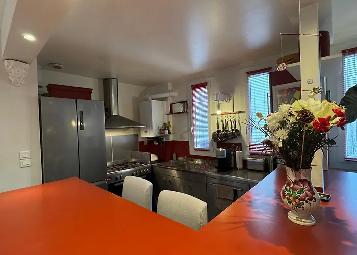 Red Flat Apartment Paris